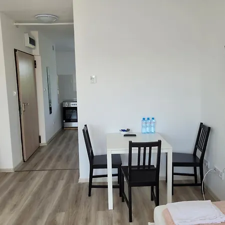 Apartament Studia Fredry 8 Piastow Zewnętrze zdjęcie